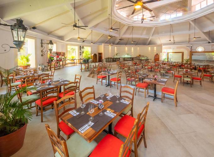 Restaurant Cinque Terre Krystal® Puerto Vallarta Restaurant Cinque Terre Krystal® Puerto Vallarta